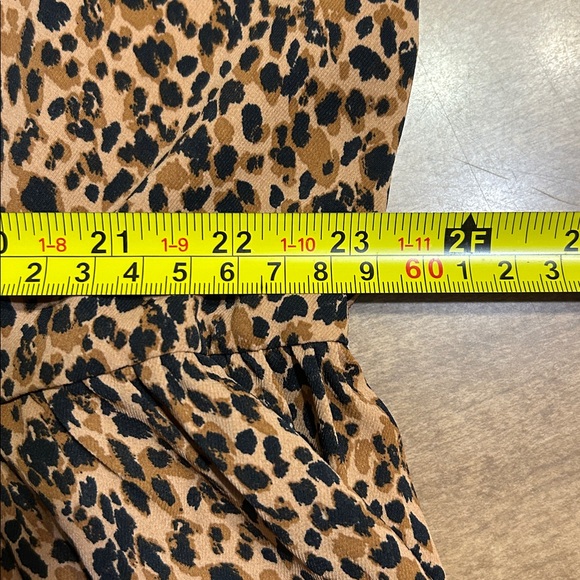Tuckernuck Pomander Place Carlota Peplum Top Leopard Animal Print XXL
X - Picture 13 of 17